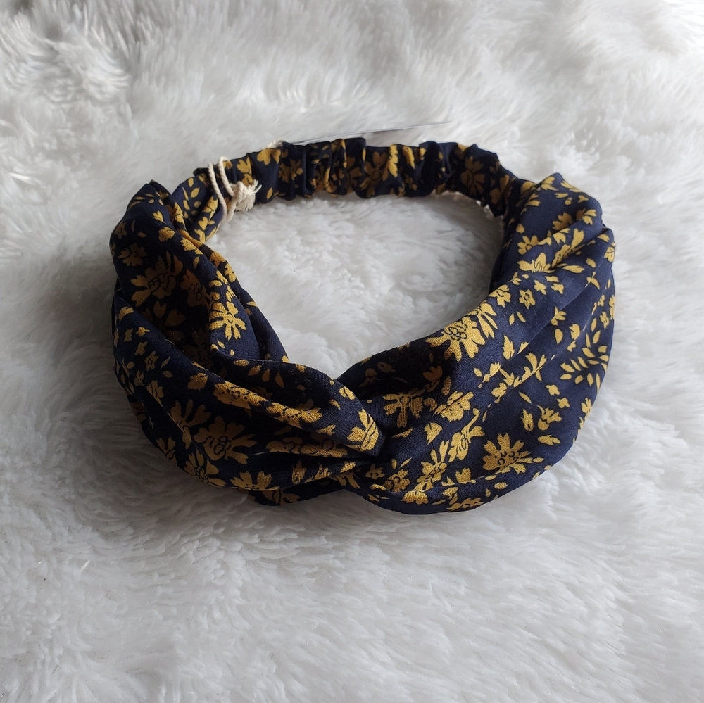 Hair Accessory Bundle - Picture 4 of 7